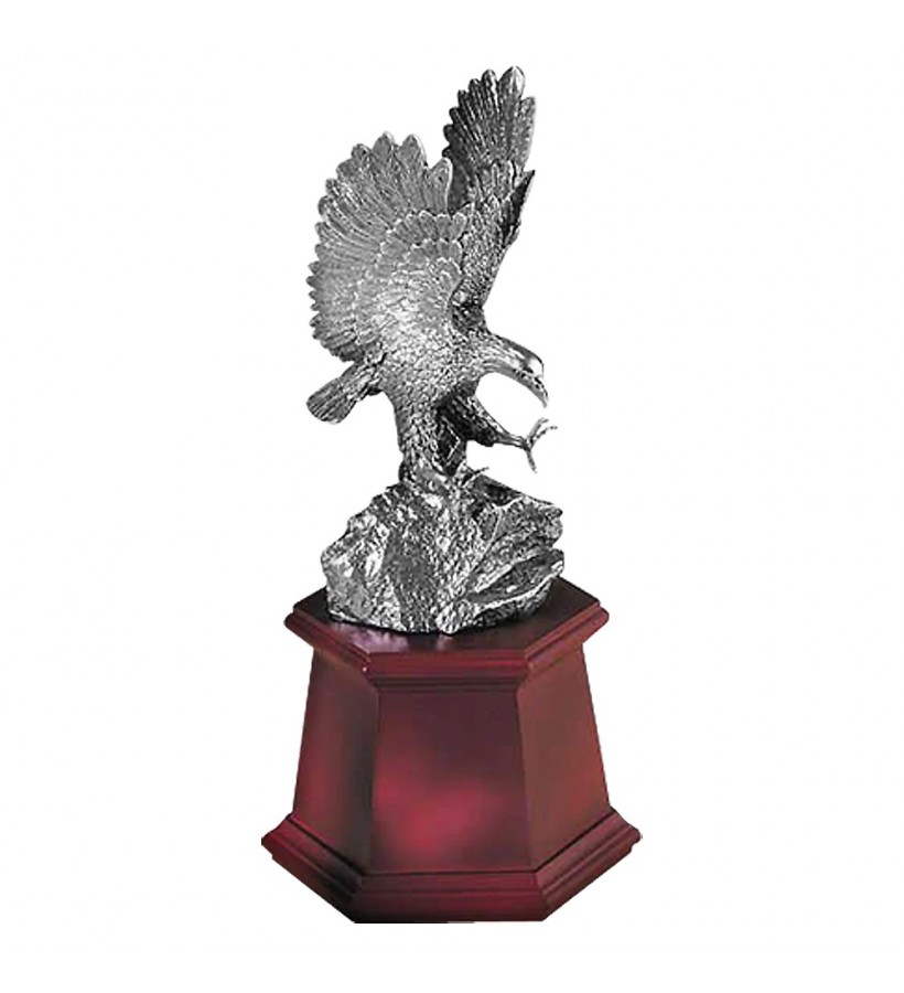 Majestic Soaring Eagle Figurine Majestic Soaring Eagle Figurine